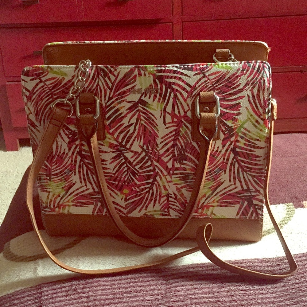Nine West Satchel very clean used once